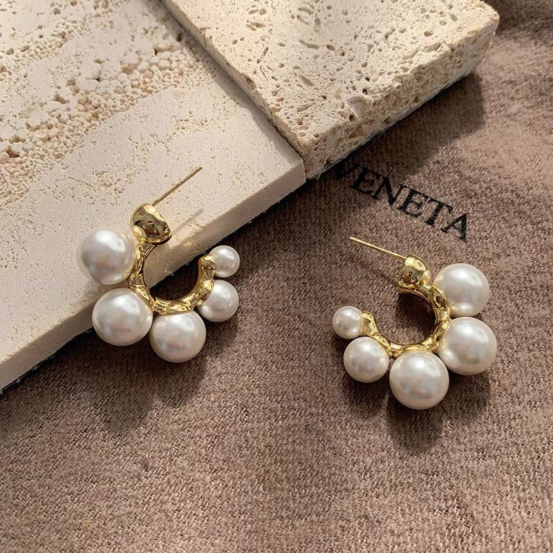 ✨EDICIÓN LIMITADA✨Pendientes De Perla Con Detalle Dorados 😱